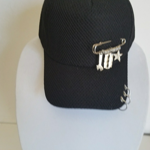 Women Black Baseball cap. - Picture 8 of 8